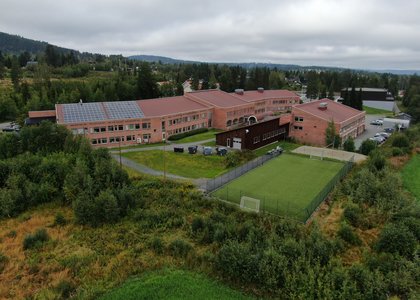 Raufoss videregående skole - Klikk for stort bilde