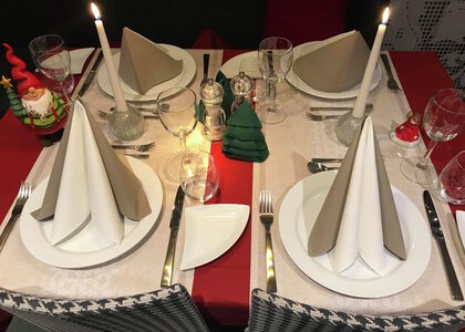 Juledekket bord for fire personer - Klikk for stort bilde